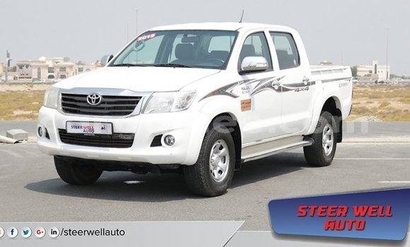 Acheter Import Voiture Toyota Hilux Blanc à Import - Dubai, Conakry Acheter Import Voiture Toyota Hilux Blanc à Import - Dubai, Conakry