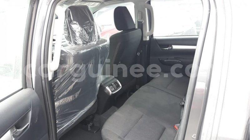 Big with watermark toyota hilux conakry import dubai 4177