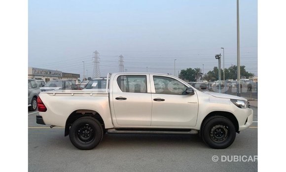 Buy Import Toyota Hilux White Car in Import - Dubai in Conakry Buy Import Toyota Hilux White Car in Import - Dubai in Conakry