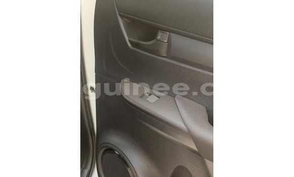 Buy Import Toyota Hilux White Car in Import - Dubai in Conakry Buy Import Toyota Hilux White Car in Import - Dubai in Conakry