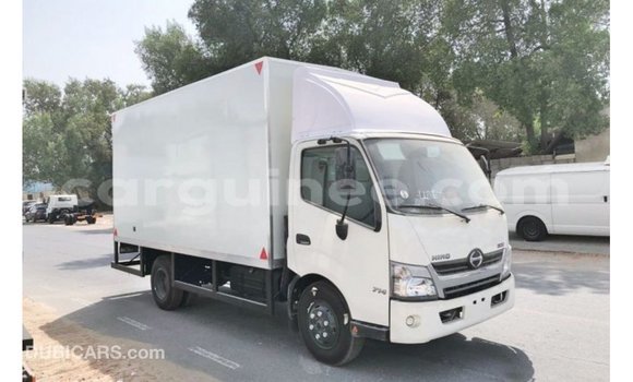 Buy Import Hino 300 Series White Truck in Import - Dubai in Conakry Buy Import Hino 300 Series White Truck in Import - Dubai in Conakry