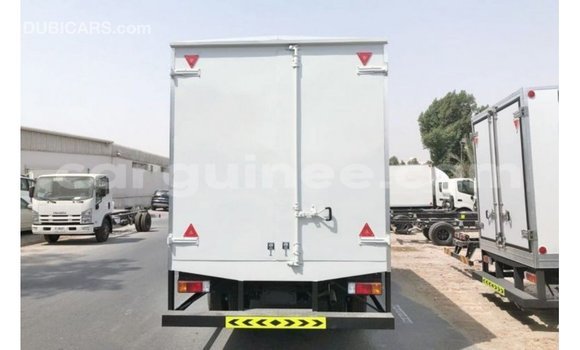 Buy Import Hino 300 Series White Truck in Import - Dubai in Conakry Buy Import Hino 300 Series White Truck in Import - Dubai in Conakry