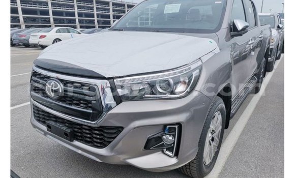 Medium with watermark toyota hilux conakry import dubai 4188