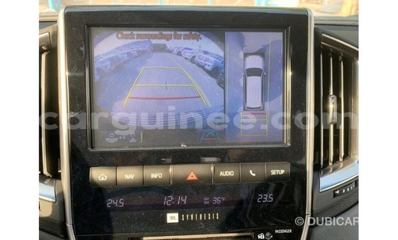 Acheter Import Voiture Toyota Land Cruiser Noir à Import - Dubai, Conakry Acheter Import Voiture Toyota Land Cruiser Noir à Import - Dubai, Conakry