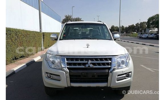 Acheter Import Voiture Mitsubishi Pajero Blanc à Import - Dubai, Conakry Acheter Import Voiture Mitsubishi Pajero Blanc à Import - Dubai, Conakry