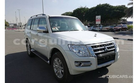 Acheter Import Voiture Mitsubishi Pajero Blanc à Import - Dubai, Conakry Acheter Import Voiture Mitsubishi Pajero Blanc à Import - Dubai, Conakry