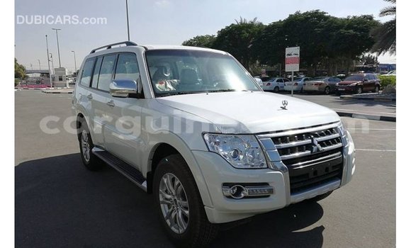 Acheter Import Voiture Mitsubishi Pajero Blanc à Import - Dubai, Conakry Acheter Import Voiture Mitsubishi Pajero Blanc à Import - Dubai, Conakry
