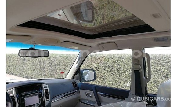 Acheter Import Voiture Mitsubishi Pajero Blanc à Import - Dubai, Conakry Acheter Import Voiture Mitsubishi Pajero Blanc à Import - Dubai, Conakry