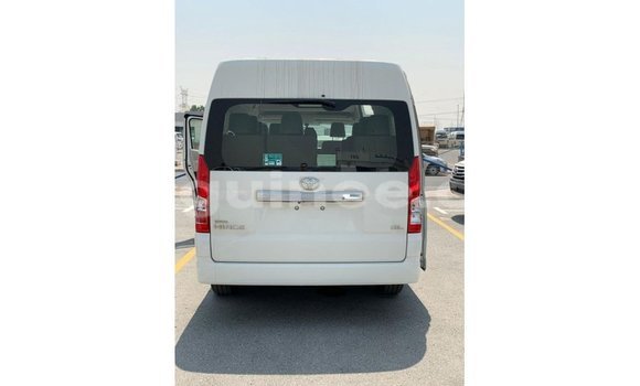 Acheter Import Voiture Toyota Hiace Blanc à Import - Dubai, Conakry Acheter Import Voiture Toyota Hiace Blanc à Import - Dubai, Conakry