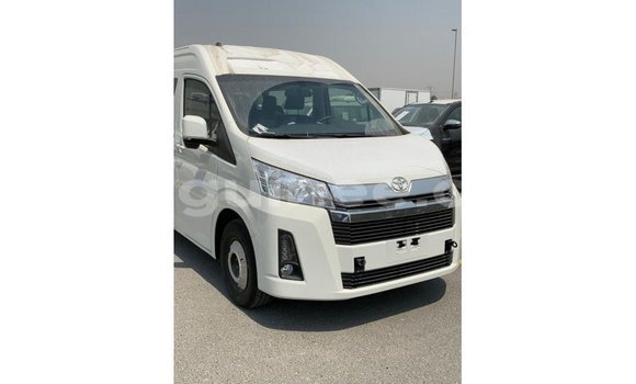 Acheter Import Voiture Toyota Hiace Blanc à Import - Dubai, Conakry Acheter Import Voiture Toyota Hiace Blanc à Import - Dubai, Conakry