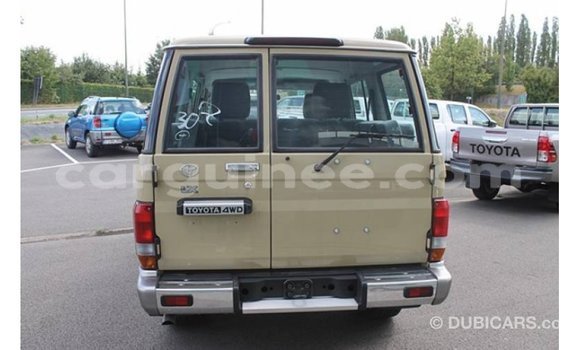 Acheter Import Voiture Toyota Land Cruiser Beige à Import - Dubai, Conakry Acheter Import Voiture Toyota Land Cruiser Beige à Import - Dubai, Conakry