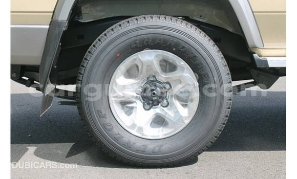 Acheter Import Voiture Toyota Land Cruiser Beige à Import - Dubai, Conakry Acheter Import Voiture Toyota Land Cruiser Beige à Import - Dubai, Conakry