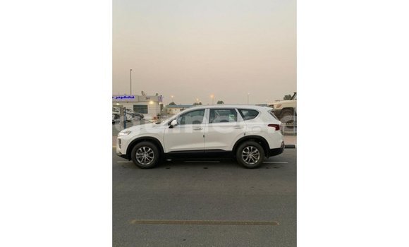 Acheter Import Voiture Hyundai Santa Fe Blanc à Import - Dubai, Conakry Acheter Import Voiture Hyundai Santa Fe Blanc à Import - Dubai, Conakry