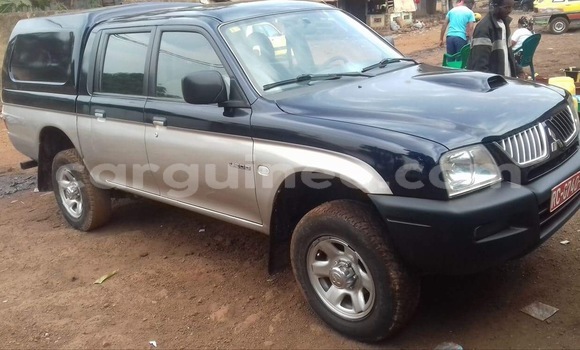 Acheter Occasion Voiture Mitsubishi L200 Vert à Dixinn au Conakry Acheter Occasion Voiture Mitsubishi L200 Vert à Dixinn au Conakry