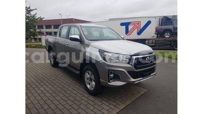 Big with watermark toyota hilux conakry import dubai 4205