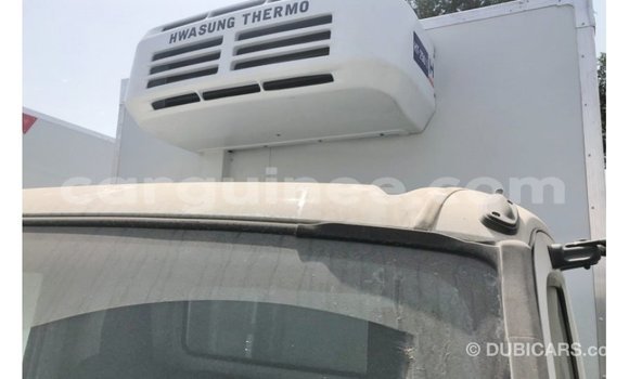 Buy Import Hino 300 Series White Truck in Import - Dubai in Conakry Buy Import Hino 300 Series White Truck in Import - Dubai in Conakry