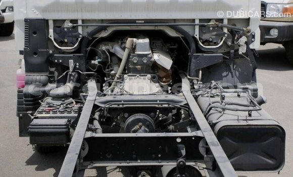 Acheter Import Voiture Mitsubishi Carisma Blanc à Import - Dubai, Conakry Acheter Import Voiture Mitsubishi Carisma Blanc à Import - Dubai, Conakry