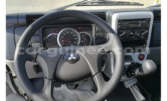 Acheter Import Voiture Mitsubishi Carisma Blanc à Import - Dubai, Conakry Acheter Import Voiture Mitsubishi Carisma Blanc à Import - Dubai, Conakry