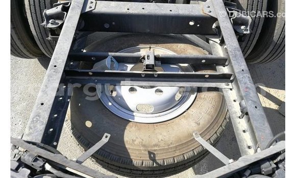 Acheter Import Voiture Mitsubishi Carisma Blanc à Import - Dubai, Conakry Acheter Import Voiture Mitsubishi Carisma Blanc à Import - Dubai, Conakry