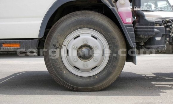 Acheter Import Voiture Mitsubishi Carisma Blanc à Import - Dubai, Conakry Acheter Import Voiture Mitsubishi Carisma Blanc à Import - Dubai, Conakry