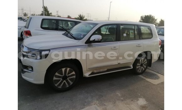 Buy Import Toyota Land Cruiser White Car in Import - Dubai in Conakry Buy Import Toyota Land Cruiser White Car in Import - Dubai in Conakry