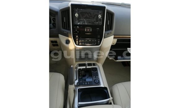 Buy Import Toyota Land Cruiser White Car in Import - Dubai in Conakry Buy Import Toyota Land Cruiser White Car in Import - Dubai in Conakry