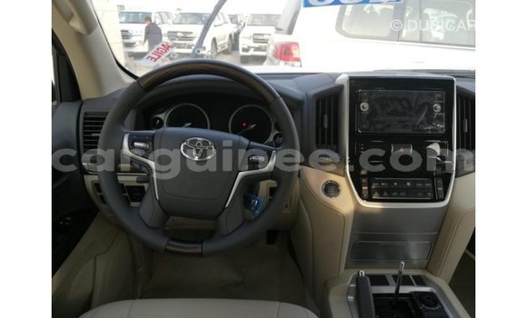 Buy Import Toyota Land Cruiser White Car in Import - Dubai in Conakry Buy Import Toyota Land Cruiser White Car in Import - Dubai in Conakry