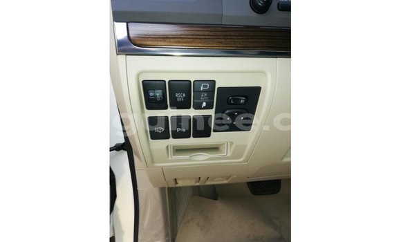 Buy Import Toyota Land Cruiser White Car in Import - Dubai in Conakry Buy Import Toyota Land Cruiser White Car in Import - Dubai in Conakry