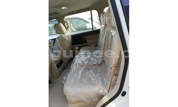 Buy Import Toyota Land Cruiser White Car in Import - Dubai in Conakry Buy Import Toyota Land Cruiser White Car in Import - Dubai in Conakry