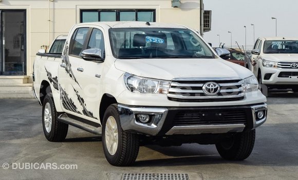 Acheter Import Voiture Toyota Hilux Blanc à Import - Dubai, Conakry Acheter Import Voiture Toyota Hilux Blanc à Import - Dubai, Conakry
