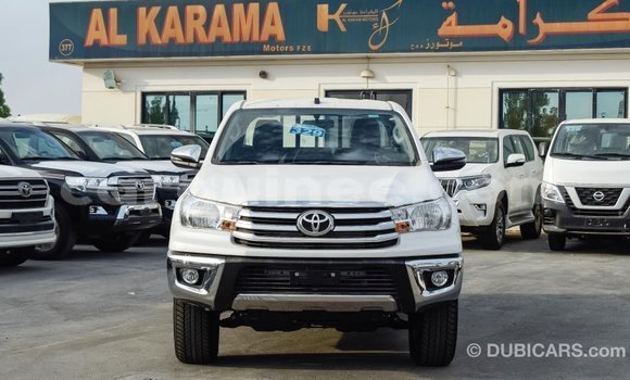 Acheter Import Voiture Toyota Hilux Blanc à Import - Dubai, Conakry Acheter Import Voiture Toyota Hilux Blanc à Import - Dubai, Conakry