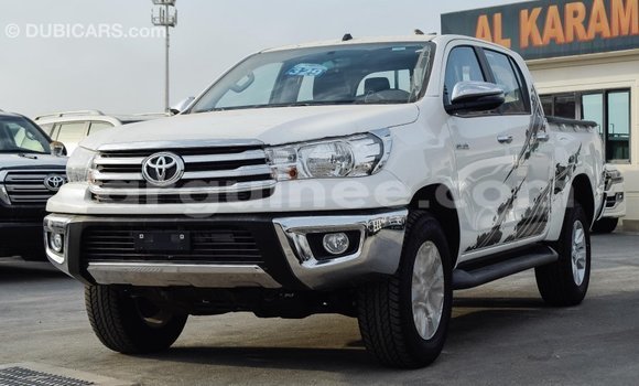 Acheter Import Voiture Toyota Hilux Blanc à Import - Dubai, Conakry Acheter Import Voiture Toyota Hilux Blanc à Import - Dubai, Conakry