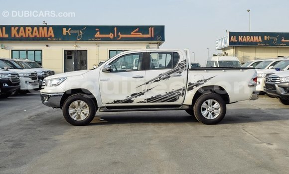 Acheter Import Voiture Toyota Hilux Blanc à Import - Dubai, Conakry Acheter Import Voiture Toyota Hilux Blanc à Import - Dubai, Conakry