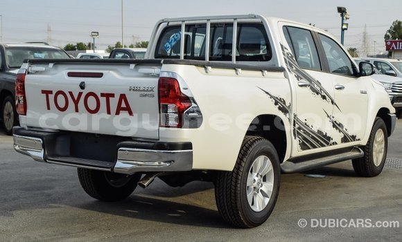 Acheter Import Voiture Toyota Hilux Blanc à Import - Dubai, Conakry Acheter Import Voiture Toyota Hilux Blanc à Import - Dubai, Conakry