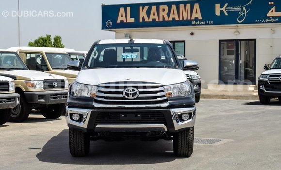 Acheter Import Voiture Toyota Hilux Noir à Import - Dubai, Conakry Acheter Import Voiture Toyota Hilux Noir à Import - Dubai, Conakry