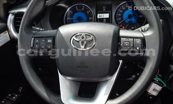 Acheter Import Voiture Toyota Hilux Noir à Import - Dubai, Conakry Acheter Import Voiture Toyota Hilux Noir à Import - Dubai, Conakry