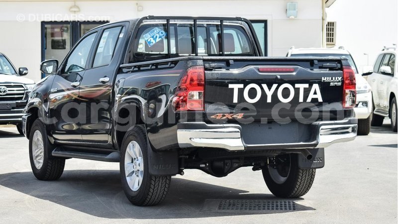Big with watermark toyota hilux conakry import dubai 4218