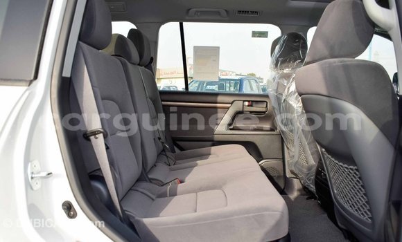 Buy Import Toyota Land Cruiser White Car in Import - Dubai in Conakry Buy Import Toyota Land Cruiser White Car in Import - Dubai in Conakry