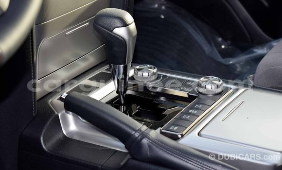 Buy Import Toyota Land Cruiser White Car in Import - Dubai in Conakry Buy Import Toyota Land Cruiser White Car in Import - Dubai in Conakry