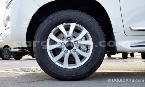 Buy Import Toyota Land Cruiser White Car in Import - Dubai in Conakry Buy Import Toyota Land Cruiser White Car in Import - Dubai in Conakry