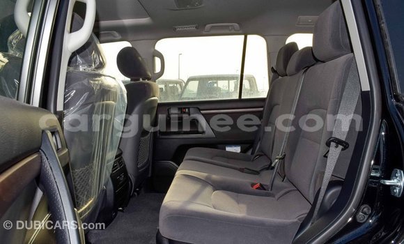 Buy Import Toyota Land Cruiser Black Car in Import - Dubai in Conakry Buy Import Toyota Land Cruiser Black Car in Import - Dubai in Conakry