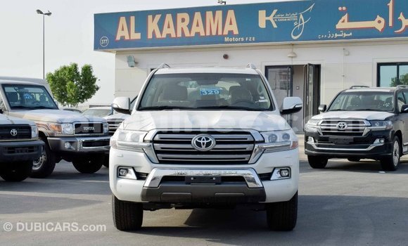 Acheter Import Voiture Toyota Land Cruiser Blanc à Import - Dubai, Conakry Acheter Import Voiture Toyota Land Cruiser Blanc à Import - Dubai, Conakry