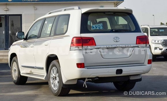 Acheter Import Voiture Toyota Land Cruiser Blanc à Import - Dubai, Conakry Acheter Import Voiture Toyota Land Cruiser Blanc à Import - Dubai, Conakry