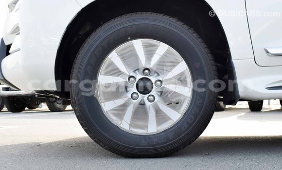 Acheter Import Voiture Toyota Land Cruiser Blanc à Import - Dubai, Conakry Acheter Import Voiture Toyota Land Cruiser Blanc à Import - Dubai, Conakry