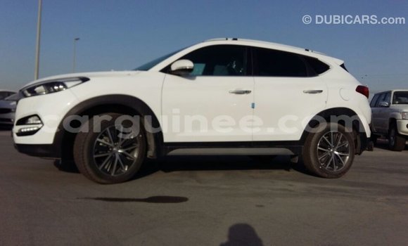 Buy Used Hyundai Tucson White Car in Import - Dubai in Conakry Buy Used Hyundai Tucson White Car in Import - Dubai in Conakry