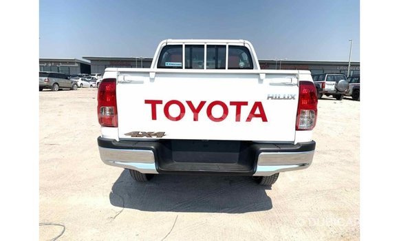 Buy New Mitsubishi L200 White Car in Import - Dubai in Conakry Buy New Mitsubishi L200 White Car in Import - Dubai in Conakry