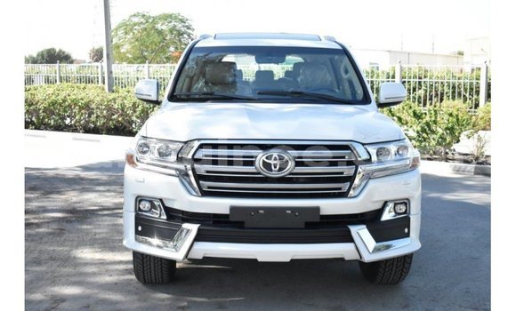Buy Import Toyota Land Cruiser White Car in Import - Dubai in Conakry Buy Import Toyota Land Cruiser White Car in Import - Dubai in Conakry