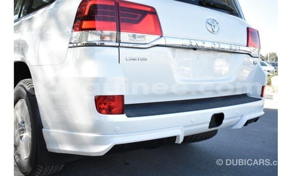 Buy Import Toyota Land Cruiser White Car in Import - Dubai in Conakry Buy Import Toyota Land Cruiser White Car in Import - Dubai in Conakry
