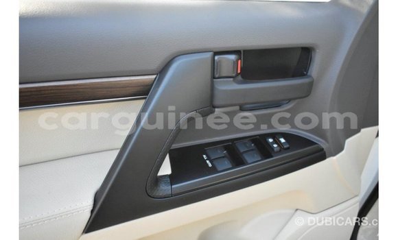 Buy Import Toyota Land Cruiser White Car in Import - Dubai in Conakry Buy Import Toyota Land Cruiser White Car in Import - Dubai in Conakry