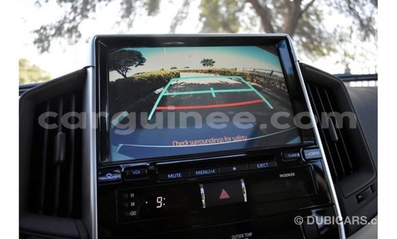 Buy Import Toyota Land Cruiser White Car in Import - Dubai in Conakry Buy Import Toyota Land Cruiser White Car in Import - Dubai in Conakry